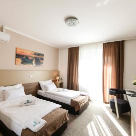 River Inn, ξενοδοχείο σε Stari Banovci