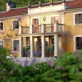 Dufweholms Herrgård, Hotel in Katrineholm
