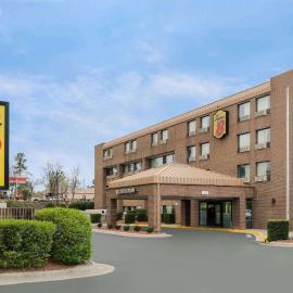 Super 8 by Wyndham Raleigh North East, hotel u gradu 'Raleigh'