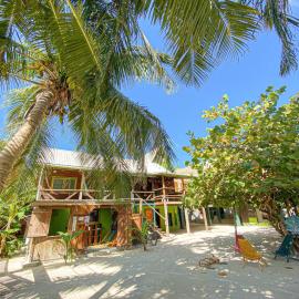 Bella's Backpackers Hostel, hotell i Caye Caulker