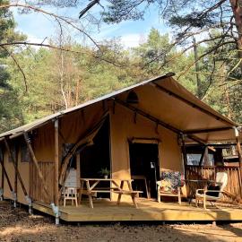 Camp Bursztynowy Las、グダニスクのホテル