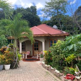 Island Bungalow, hotel sa La Digue
