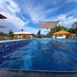 Surinat Luxury Resort, ξενοδοχείο σε Domburg
