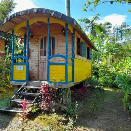 Hosteria La Roulotte - Mindo, hotell i Mindo