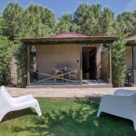 Aegean Apartments - Bungalows, Hotel in Alaçatı