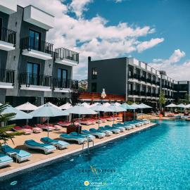 Nuevo Deluxe, hotel in Shëngjin