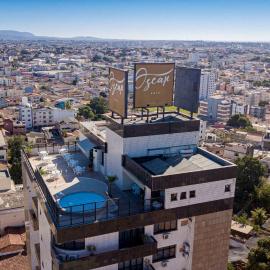 HOTEL OSCAR GOLD، فندق في مونتيس كلاروس