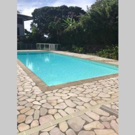 T2 Calme · T2 Calme avec piscine à Cayenne Baduel, hotel a Caiena