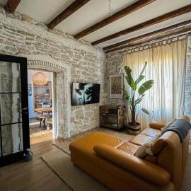The Bungalow by the Sea in Historic Poreč Old City, khách sạn ở Poreč