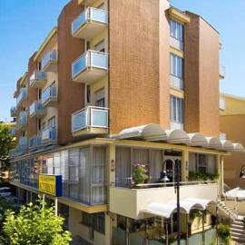 Hotel Acerboli، فندق في ريميني