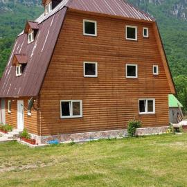 Bujtina ZEMRA TRADITES, hotel a Theth