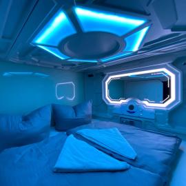Space Night Capsule Hostel, hotel en Berlín