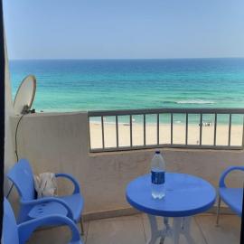 family condo with panoramic sea view、アレクサンドリアのホテル
