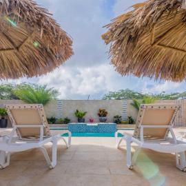 Palm-Eagle Beach में, होटल Golden Villas