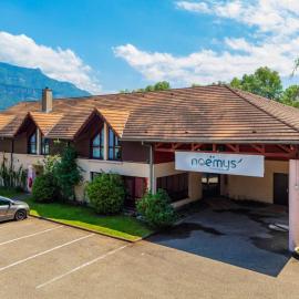 Noemys Viviers-du-lac，位于勒·维威恩斯·杜·拉克的酒店