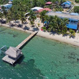 Parrot Cove Lodge, hotel v destinaci Hopkins