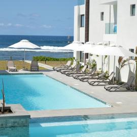 Eastern Blue - Sea View Luxury Apartment, hotelli kohteessa Poste Lafayette