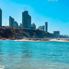 C Tower Apartments، فندق في نتانيا