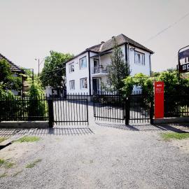 Villa Elena: Yanoshi şehrinde bir otel