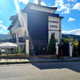 Family Hotel Bela, hotel v destinaci Trjavna