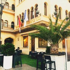 Hotel Juan Carlos I، فندق في فيلاروبليذو