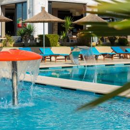 Kraal Hotel Vlore, ξενοδοχείο σε Vlorë