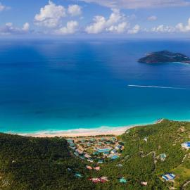 Wyndham Tortola BVI Lambert Beach Resort, hotel v destinácii East End