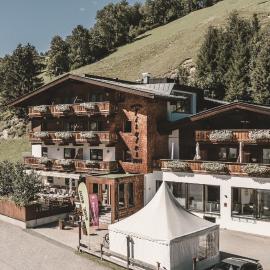 Hotel & Appartements Tiroler Buam, hotel di Saalbach Hinterglemm