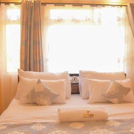 TRIPLINQ HOTEL & RESORT Nkubu- Meru Highway، فندق في Nkubu