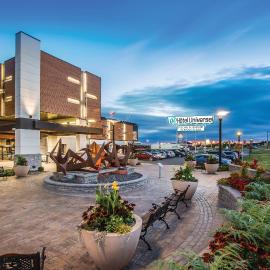 Hôtel Universel, Centre de congrès Rivière-du-Loup，位于里维耶尔·杜·卢普的酒店
