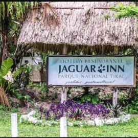 Hotel Jaguar Inn Tikal, hotell i Tikal