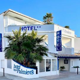 Viesnīca Hotel Les Palmiers En Camargue pilsētā Sentmarīdelamera