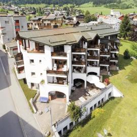 Arena Guesthouse, hotel a Flims