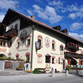 Gasthof Neuwirt, hotel v destinaci Ellbögen