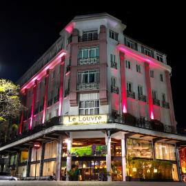 Le Louvre Hotel & Spa، فندق في أنتاناناريفو