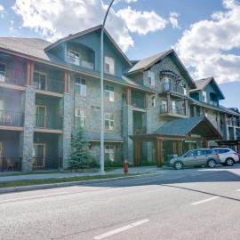 Silver Creek Lodge, khách sạn ở Canmore