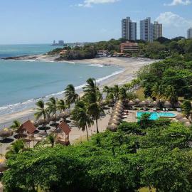 Fantastic Beach condo with pool and mountain views, отель в городе Нуэва-Горгона