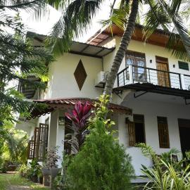 Pearl Bungalow Trincomalee, hotelli kohteessa Trincomalee