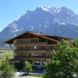 Sporthotel Zugspitze, hotell i Lermoos