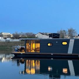 Hausboot Lore, hotel Duisburgban