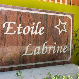 Etoile Labrine Guest House, hotel di La Digue