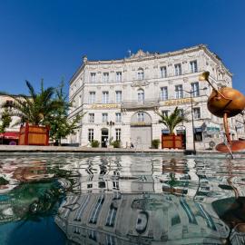 Hôtel François Premier Cognac Centre، فندق في كونياك