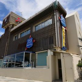 555MOTEL SHONAN, מלון בפוג'יסאווה
