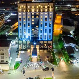 Krystal Palace Douala, hotel en Duala