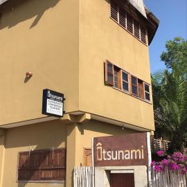 Hotel Otsunami, готель у місті Ломе