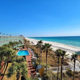 Casa Loma Panama City Beach - Beachfront, отель в Панама-Сити-Бич