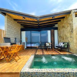 DIEM Vichayito Beachfront Eco-Luxury, hotel u gradu Vičajito