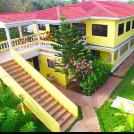 Sunshine Hotel Little Corn Island: Little Corn Adası şehrinde bir otel