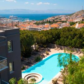 AEGEAN Apartments - CESME, отель в Чешме