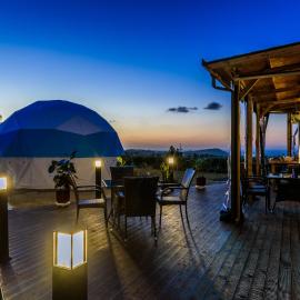 Jeju Starlight Glamping 제주별헤는밤글램핑펜션, hotel en Jeju